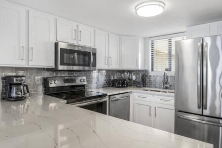 The Scallop By Brightwild-Beachfront Condo 데스틴 외부 사진